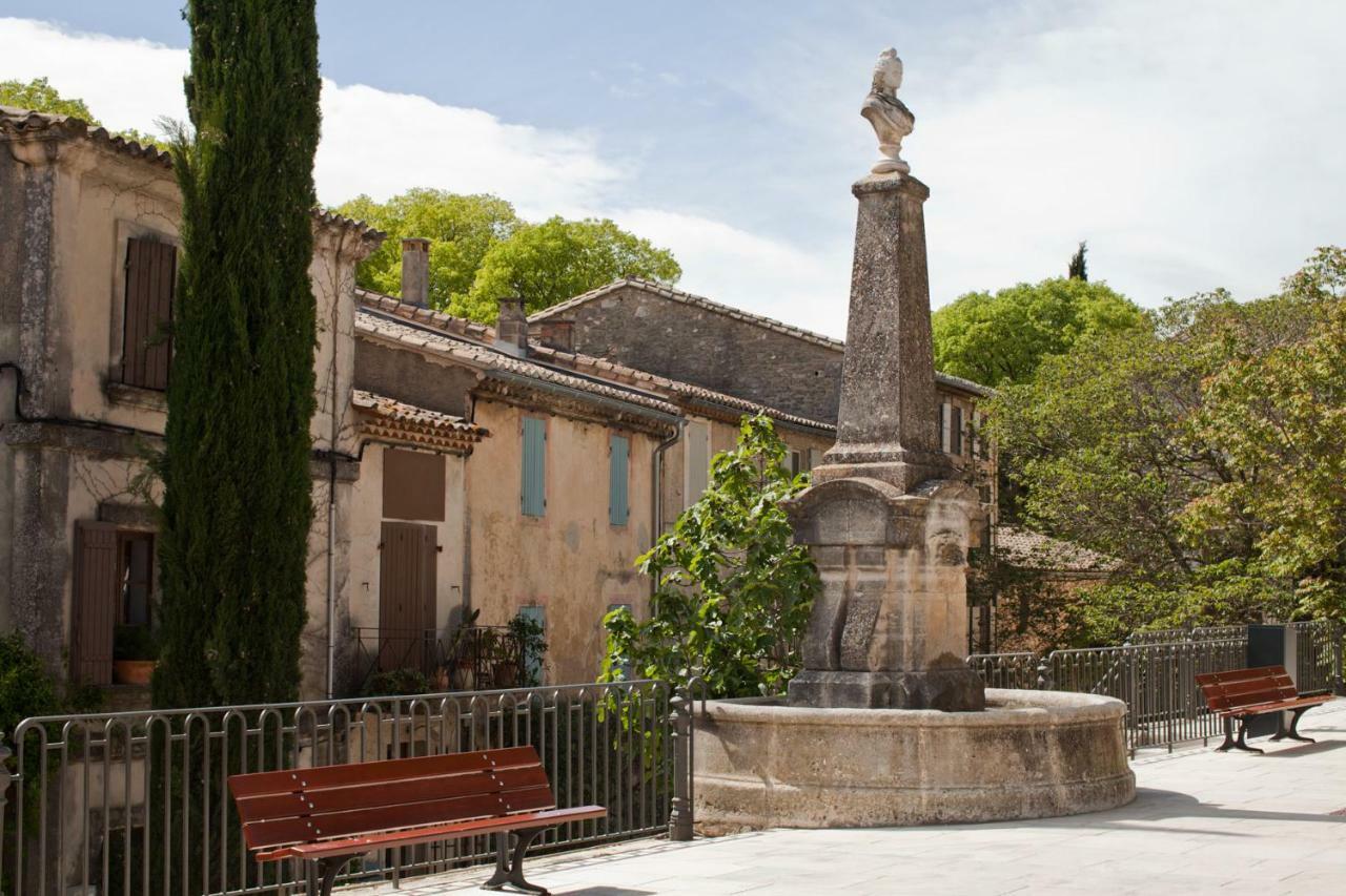 Maison Hache Eygalières Esterno foto